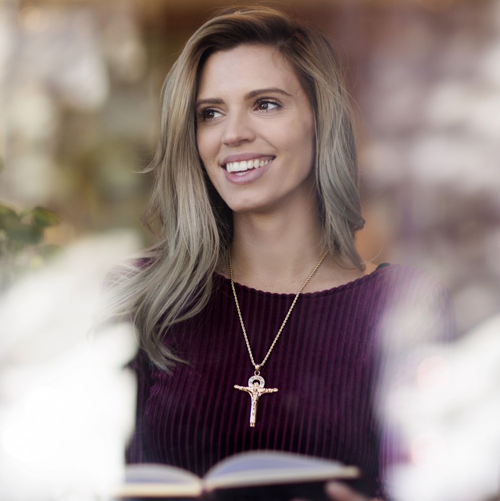 Jesus Pendant Necklace with Halo - Image 2