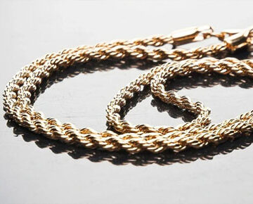 CHAINS & NECKLACES